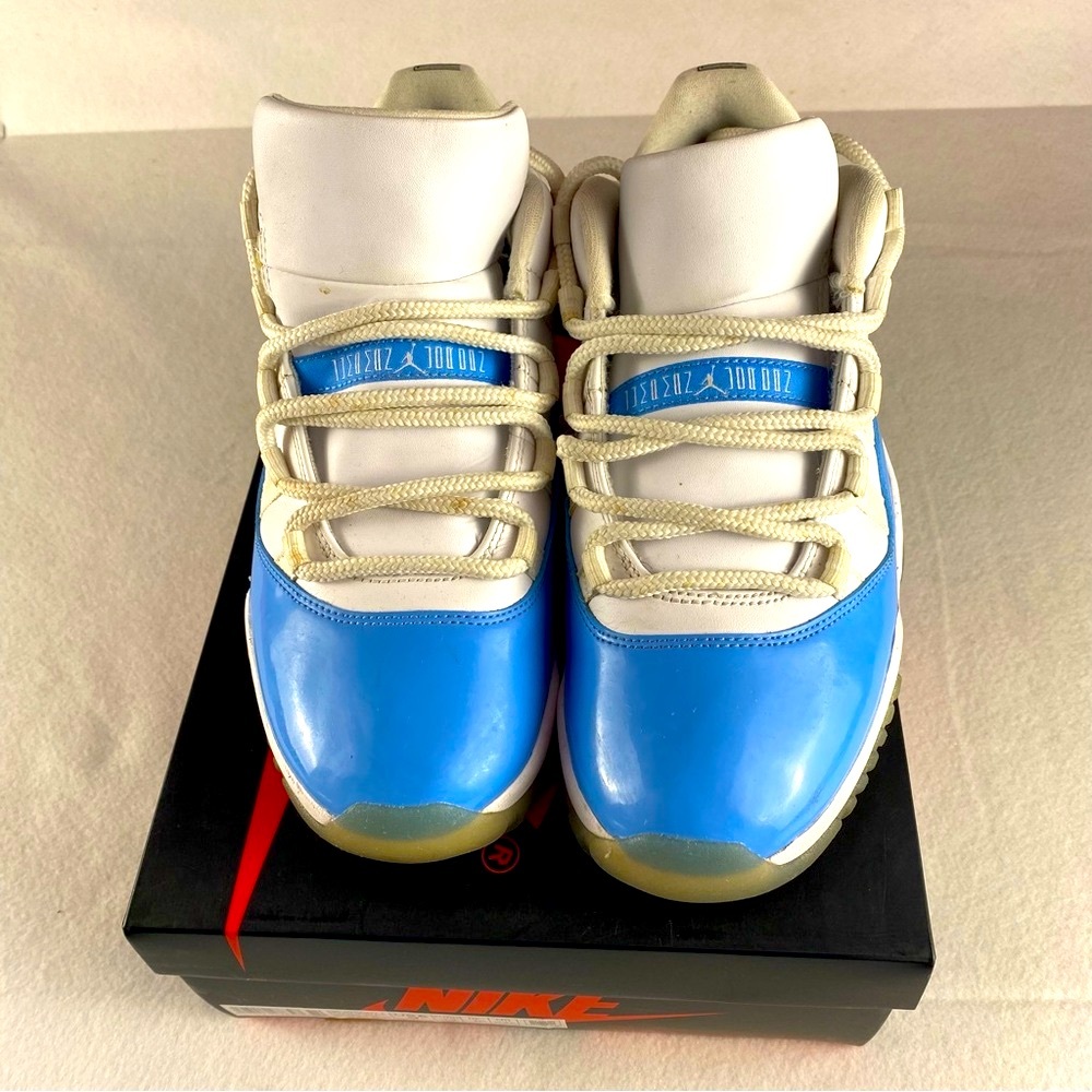 Nike Air Jordan 1 Retro Men Size 9.5 Blue and White Low Top Sneakers - Picture 5 of 15
